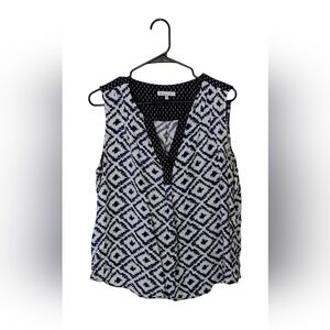 Skies Are Blue / Band White Graphic Sleeveless Blouse